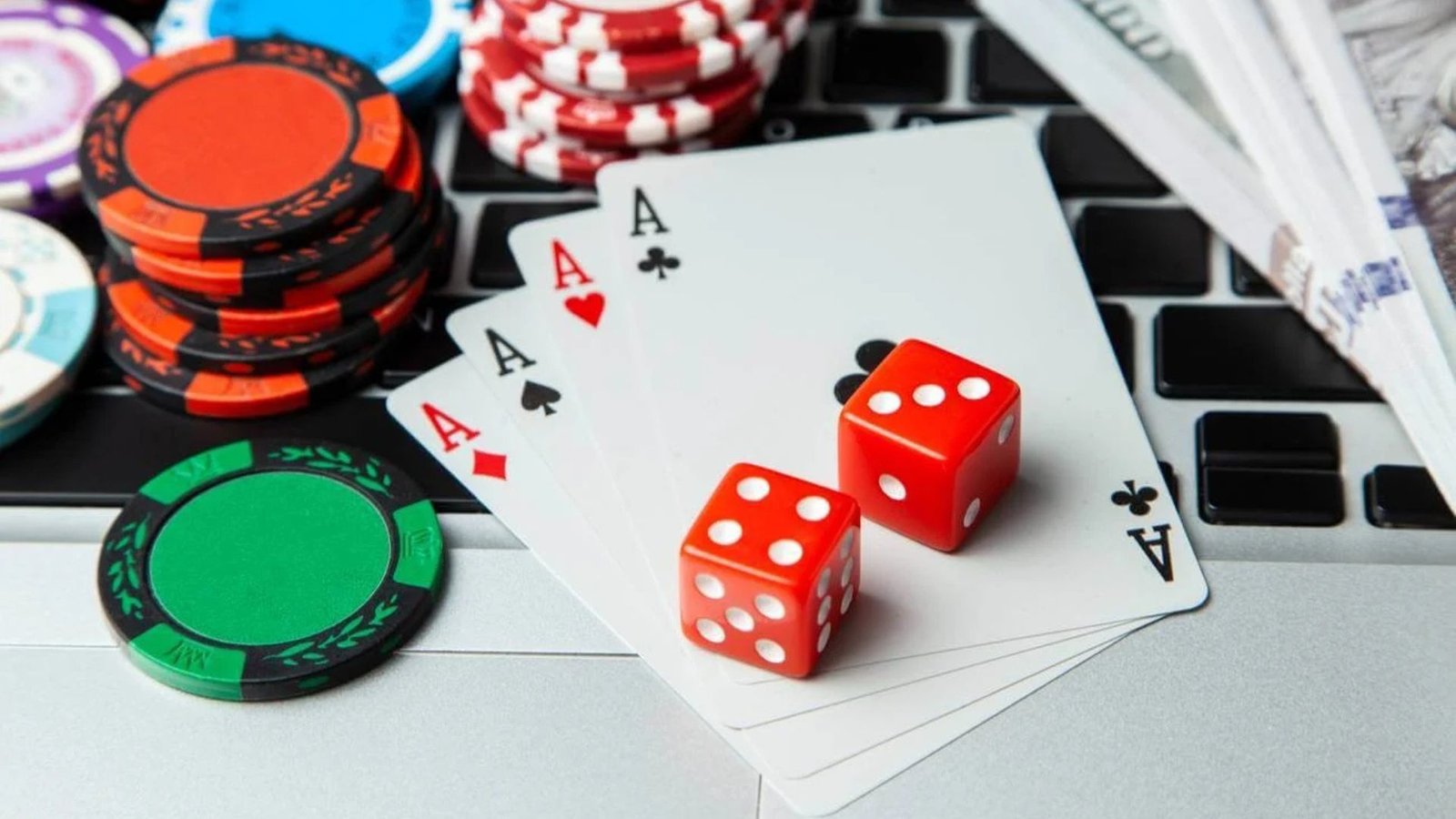 How to Deposit at Online Casinos